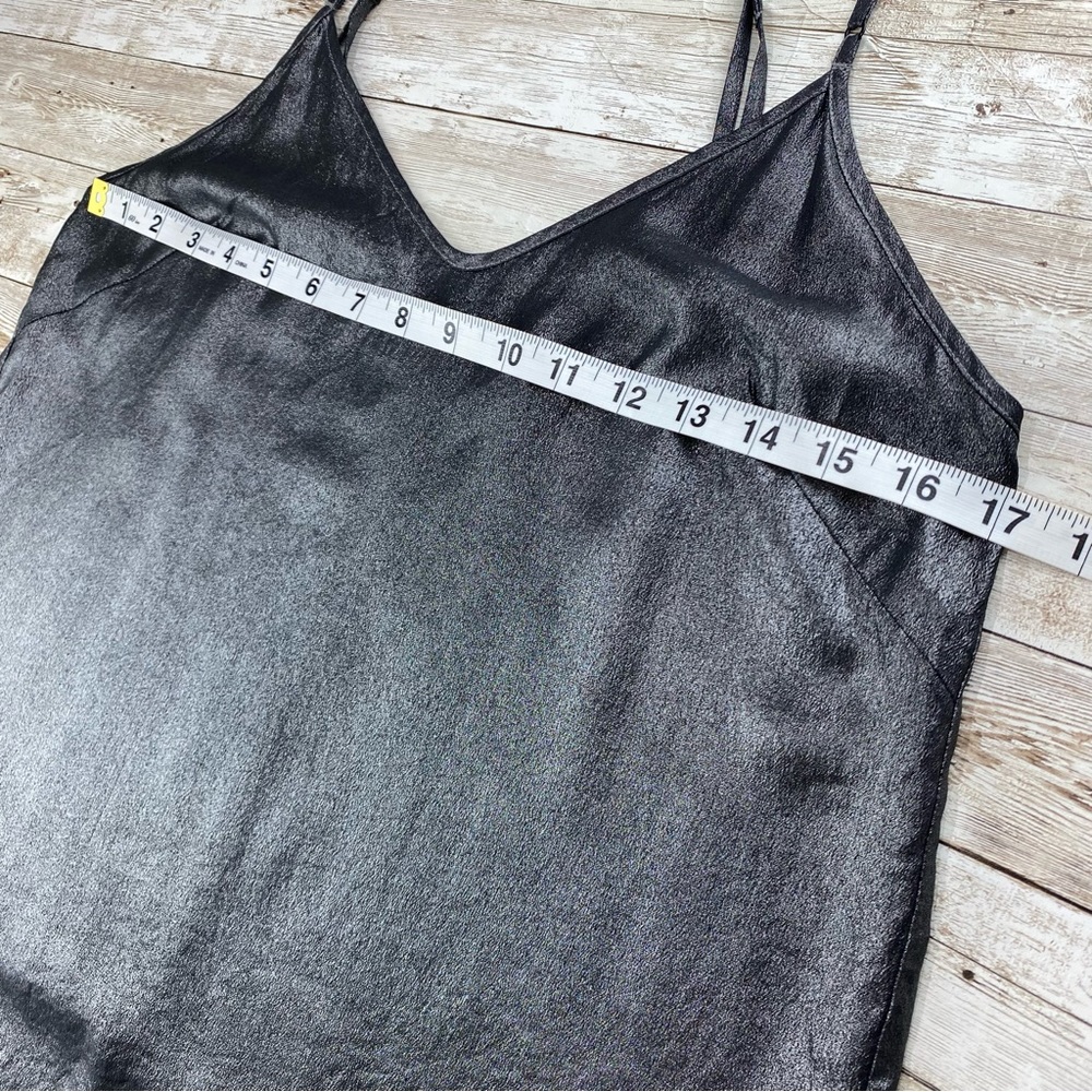 under \ Wilfred 100% Silk Gray V Neck Camisole w/ Adjustable Straps- size M - Picture 8 of 12
